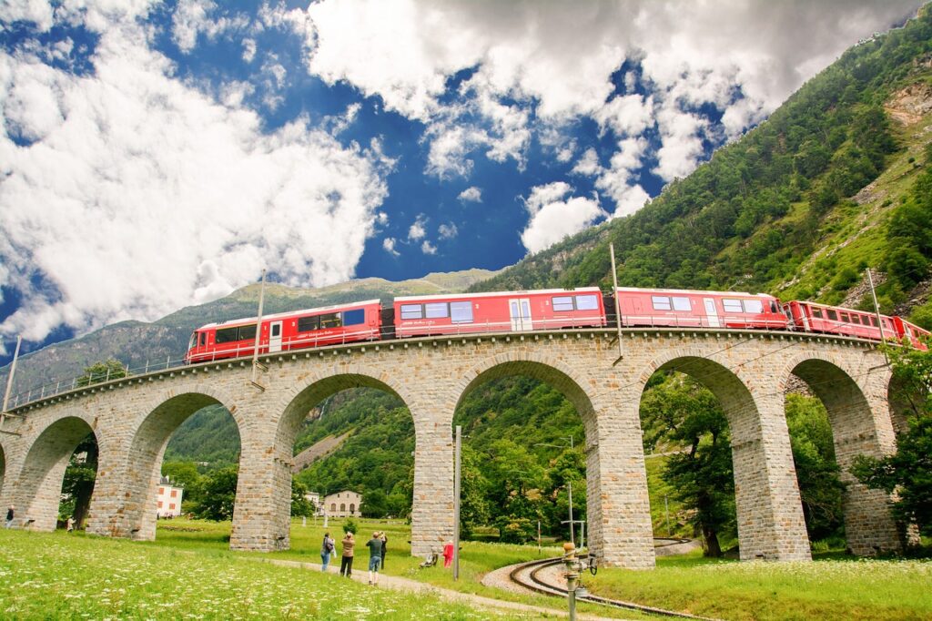 Le train de la Bernina; le conte des Alpes
